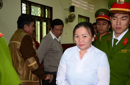 Bị cáo Nguyễn Thị Xuân Đào tại phiên tòa bị hoãn lần hai.