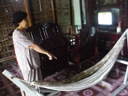 Ác phụ thả trôi sông con của người tình cũ - 3 Bà nội bên chiếc võng đứa cháu nằm lúc bị bắt cóc