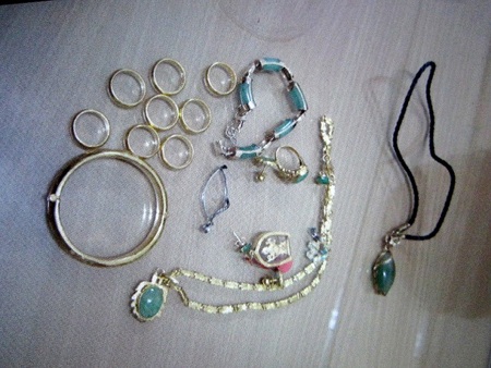 Lực lượng chức năng đã thu hồi lại toàn bộ số trang sức vàng Duyên chưa kịp mang đi tiêu thụ