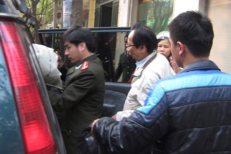 Nguyên Giám đốc Cty cổ phần cồn rượu Hà Nội bị bắt về tội danh tham nhũng - 1 Nguyên Giám đốc Cty cổ phần cồn rượu Hà Nội bị bắt về tội danh tham nhũng