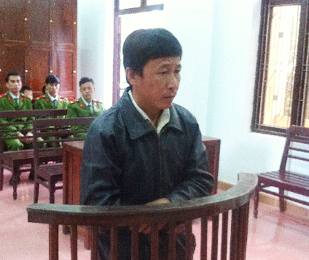 Bị mất con lại cho tiền rồi năn nỉ xin tha tù hung thủ - 2 Bị cáo Vui