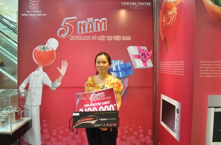 Lễ bốc thăm trúng thưởng chương trình “5 năm Kitchmate có mặt tại Việt Nam” - 12 Xem thêm hình ảnh khách hàng trúng giải