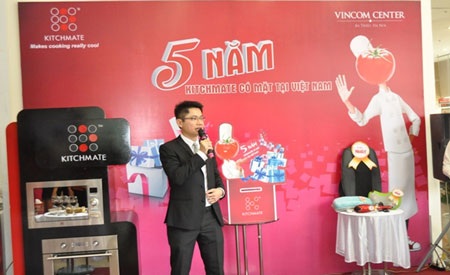 Lễ bốc thăm trúng thưởng chương trình “5 năm Kitchmate có mặt tại Việt Nam” - 8 Ông Lê Trần Phong – Giám đốc nhãn hàng KITCHMATE Việt Nam phát biểu tại Lễ Bốc thăm