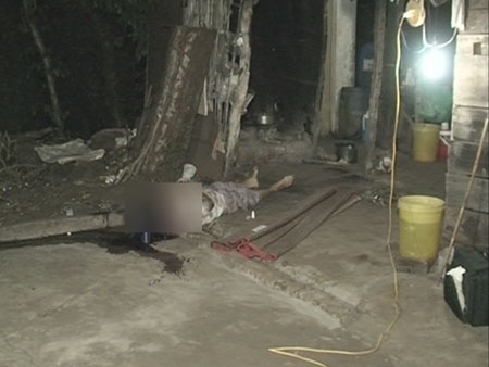 Bà Beng được phát hiện chết bên vũng máu, bàn tay trái và ngón trỏ tay phải bị chặt