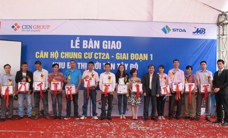 Anh Phạm Trung Hiếu – Chủ nhân căn hộ 2512 chia sẻ niềm vui, hạnh phúc khi nhận bàn giao căn hộ.