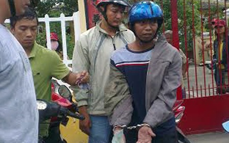 Chat sex trên mạng, nữ sinh bị cưỡng dâm, tống tiền - 1 Đối tượng Đào Công Bằng bị bắt quả tang khi đang nhận tiền