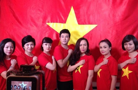Trào lưu “cờ đỏ sao vàng” đang bùng cháy trong giới trẻ - 3 Mạng xã hội nhuộm đỏ màu áo quốc kỳ Việt Nam.
