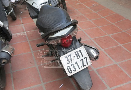 Chiếc xe đối tượng điều khiển đâm gẫy chân Thượng sỹ Bùi Văn Hoai