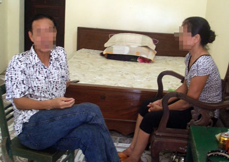 Chuyện phạm nhân già được gặp riêng chồng trong buồng hạnh phúc - 1 Vợ chồng phạm nhân Hiền trong căn buồng hạnh phúc.