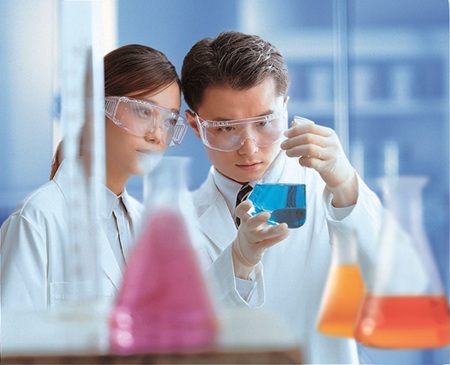 Có thể nhận biết sữa chất lượng qua hạn dùng?