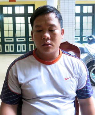 Bắt được đối tượng giật hơn 200 triệu đồng trên tay đứa bé 4 tuổi - 1 Đối tượng Linh tại cơ quan công an.