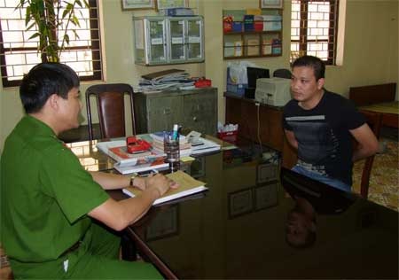 Mối liên hệ “mật thiết" giữa kinh doanh cầm đồ và những vụ trọng án - 1 Đối tượng Đoàn Việt Dũng tại cơ quan điều tra.