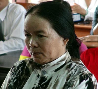 Vợ nguyên Viện trưởng Viện kiểm sát lừa đảo hàng chục tỉ đồng - 1 Bị cáo Sạnh tại tòa hôm nay (1.4).