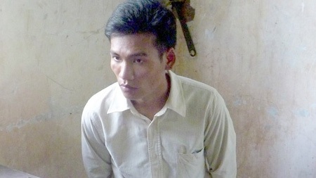 Dùng thủ đoạn xảo quyệt, cướp tiệm vàng giữa trưa - 1 Đối tượng Nguyễn Vũ Khương tại cơ quan công an.