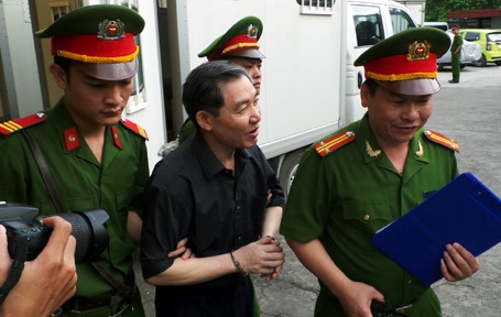Anh em Dũng-Trọng cùng "hoàn toàn tin" ông Ngọ - 13 Dương Chí Dũng có mặt tại tòa với tư cách nhân chứng