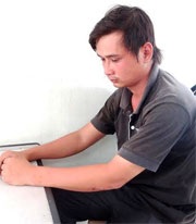 Tên Nguyễn Ngọc Trọng bị khởi tố về hành vi dâm ô và cưỡng đoạt tài sản.