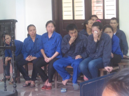 Bi kịch của thiếu nữ tự tìm đến “mẹ mìn” - 2 Các bị cáo trong phiên tòa xử vụ buôn bán người
