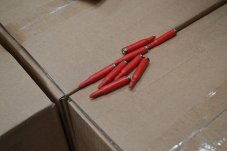 Bắt vụ vận chuyển vũ khí, máy phá sóng tại Tân Sơn Nhất - 2 Bắt vụ vận chuyển vũ khí, máy phá sóng tại Tân Sơn Nhất