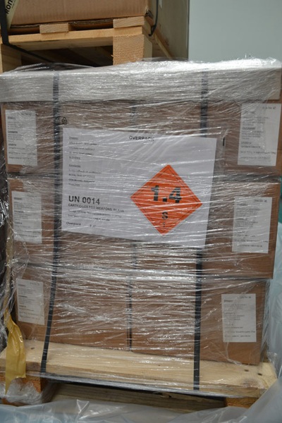 Bắt vụ vận chuyển vũ khí, máy phá sóng tại Tân Sơn Nhất