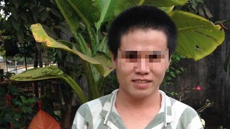 Đi ăn cắp để được vào tù cai nghiện - 1 Phong nở nụ cười mãn nguyện trong nhà tạm giam