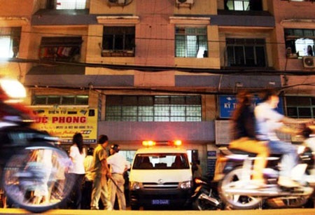 Đề nghị truy tố con nghiện đâm chết thiếu nữ ở chung cư - 1 Con nghiện “xin đểu” đâm chết thiếu nữ ở chung cư Nguyễn Kim