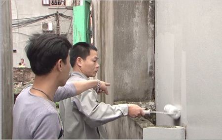 Tường thấm - nhà “nguy kịch” - 2 Tường thấm - nhà “nguy kịch”