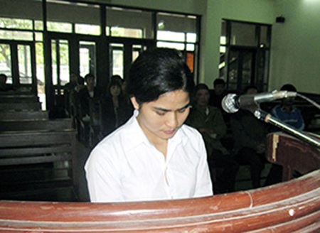 Ngược đời, vợ chết thảm vì bồ của chồng đánh ghen - 1 Phạm Thị Đào tại tòa (Ảnh: báo Quảng Ninh)