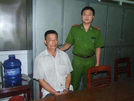Kẻ giết người bị bắt giữ sau 19 năm lẩn trốn - 1 Nghi can Pháo bị bắt giữ tại CQĐT.