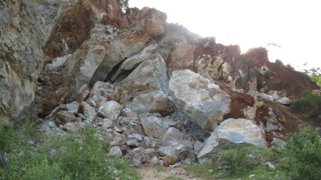 Hiện trường vụ sập mỏ đá Đồng Giác khiến hai công nhân bị vùi lấp