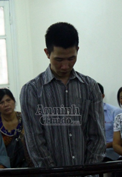 Hà Nội: Ham mê cờ bạc, túng quẫn sát hại con gái chưa đầy một tuổi - 1 Bị cáo Kiều Vũ tại phiên tòa sơ thẩm