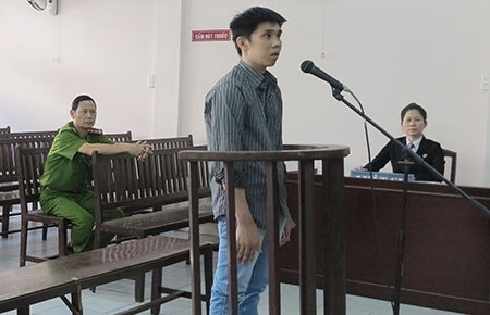 Đi đón vợ thành kẻ cướp?