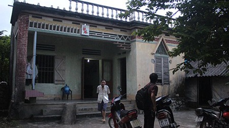 Hung thủ “đâm chồng, hiếp vợ” vốn có máu dâm loạn - 1 Ngôi nhà của hai vợ chồng anh L. và chị H. – nơi xảy ra sự việc.