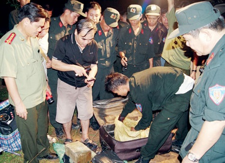 Nữ trinh sát ma túy bóng hồng quả cảm - 2 Nữ trinh sát ma túy bóng hồng quả cảm