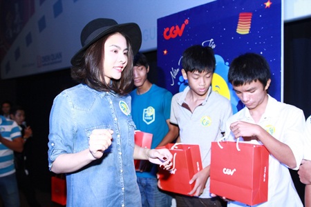 Nhộn nhịp không khí Trung Thu tại CGV dành cho hơn 1400 trẻ em có hoàn cảnh khó khăn trên cả nước - 3 Đặc biệt, chương trình tại Tp.HCM có sự đồng hành của các đại sứ