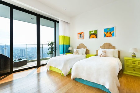 Đột nhập penthouse đẳng cấp có bể bơi trong nhà đầu tiên tại Hà Nội