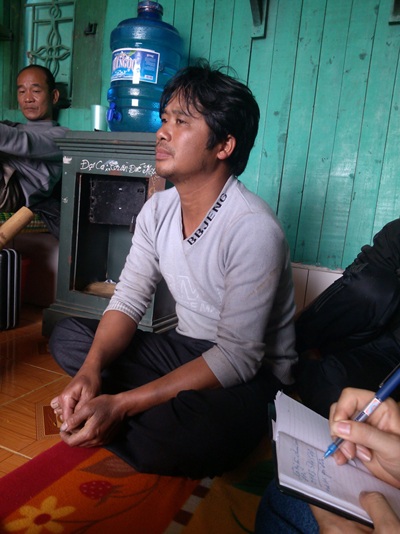 Côn đồ táo tợn chém người phá tàu giữa ban ngày - 1 Anh Dũng kể lại vụ việc.