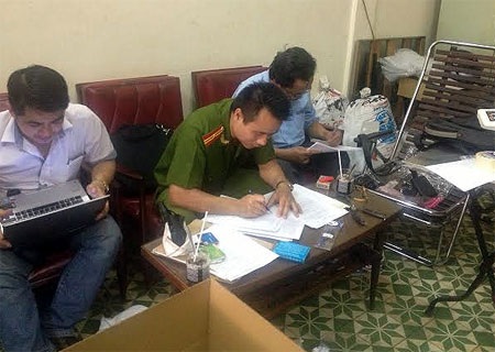 Triệt phá đường dây lừa đảo mang tên “Thế giới ngầm” - 4 Theo