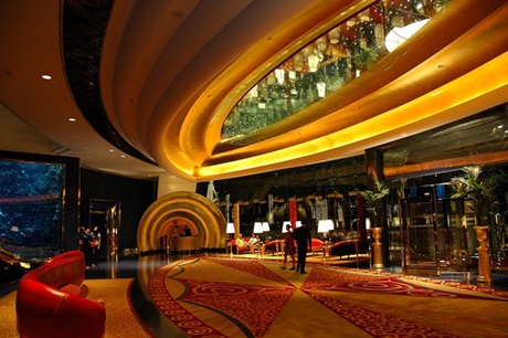 Sảnh và quầy tiếp tân trong khách sạn - Ảnh: flickr