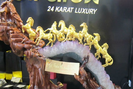 Ấn tượng với bộ bát mã giáp vàng chào xuân giáp ngọ 2014