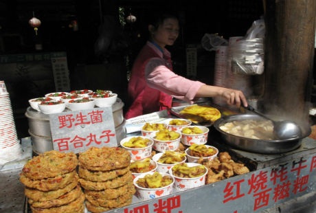 Những món ăn đường phố được nhiều du khách yêu thích