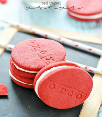 Những chiếc bánh màu nhung đỏ cho Valentine thêm ngọt ngào! - 1 Bánh ngọt Macaroon của Pháp