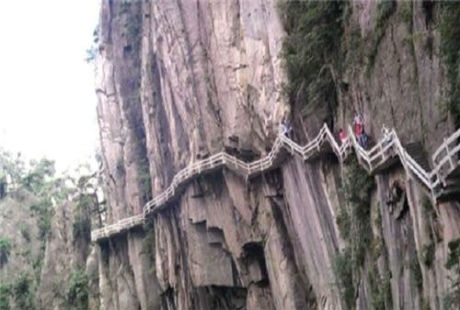 Top những cây cầu đáng sợ nhất thế giới