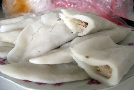 Về Phú Thọ thưởng thức món bánh hình tai đặc biệt - 3 Bánh tai rất dễ ăn và nhiều người có thể thưởng thức.