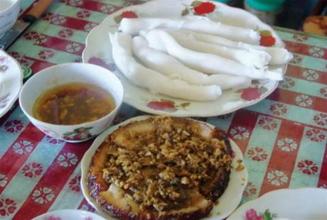 Độc đáo món bánh “Gật gù” của vùng đất mỏ - 2 Từ lâu món bánh gật gù đã làm lên thương hiệu của mảnh đất Tiên Yên, Quảng Ninh.