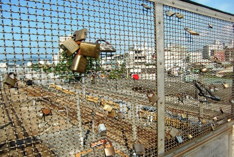 7 cây cầu “nặng trĩu” ổ khóa tình yêu