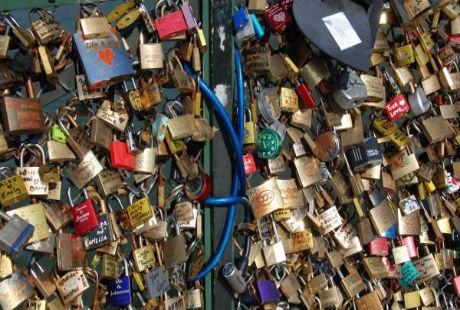 7 cây cầu “nặng trĩu” ổ khóa tình yêu