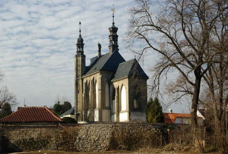 “Lạnh gáy” trước nhà thờ được làm từ 10.000 xác chết