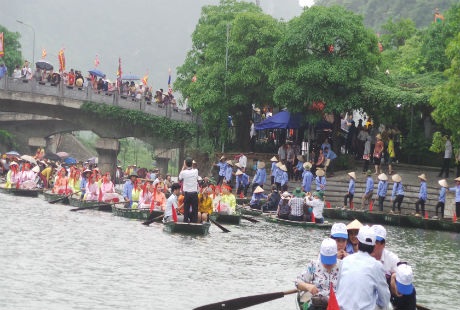 Đoàn thuyền rồng xuất phát 