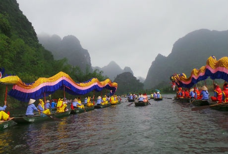 Đoàn thuyền rồng xuất phát 