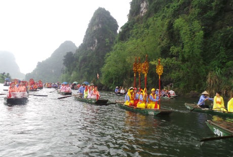 Đoàn thuyền rồng xuất phát 